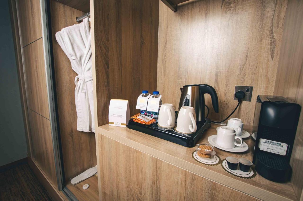 Iridium 70 Hotel